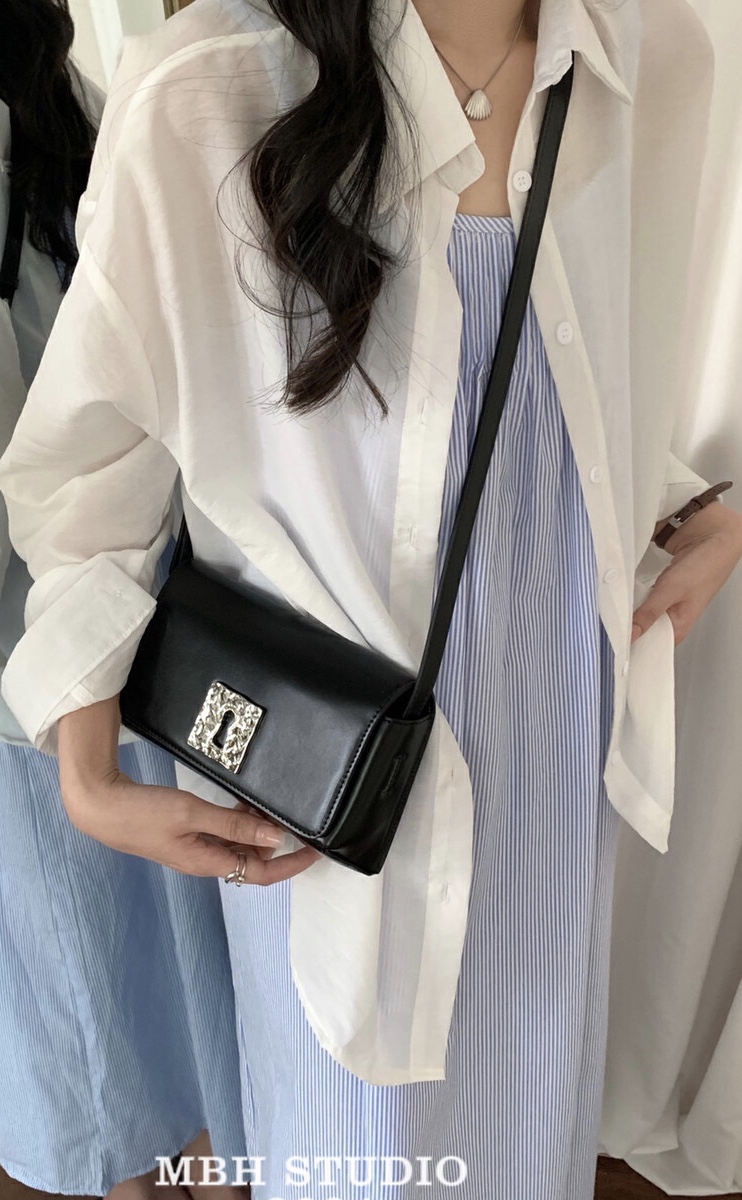 MBH Custom Hammered Lock Textured Square Crossbody Bag - Image 2