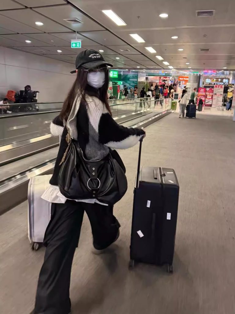 2025 New Retro Motorcycle Commuter Black Tote Bag Large Capacity Women's Crossbody Bag Underarm Bag