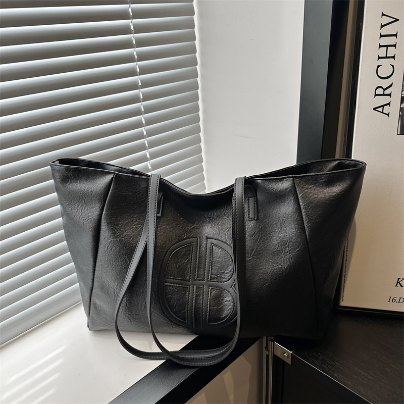 2025 New Women's Tote Bag Large Capacity Versatile Shoulder Bag