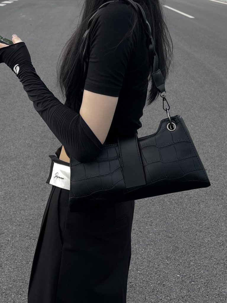 Women's Minimalist One-Shoulder Underarm Bag PU Saddle Crossbody 2026 Summer